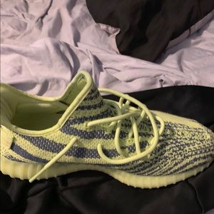 Adidas " Frozen Yellow "Yeezy Boost